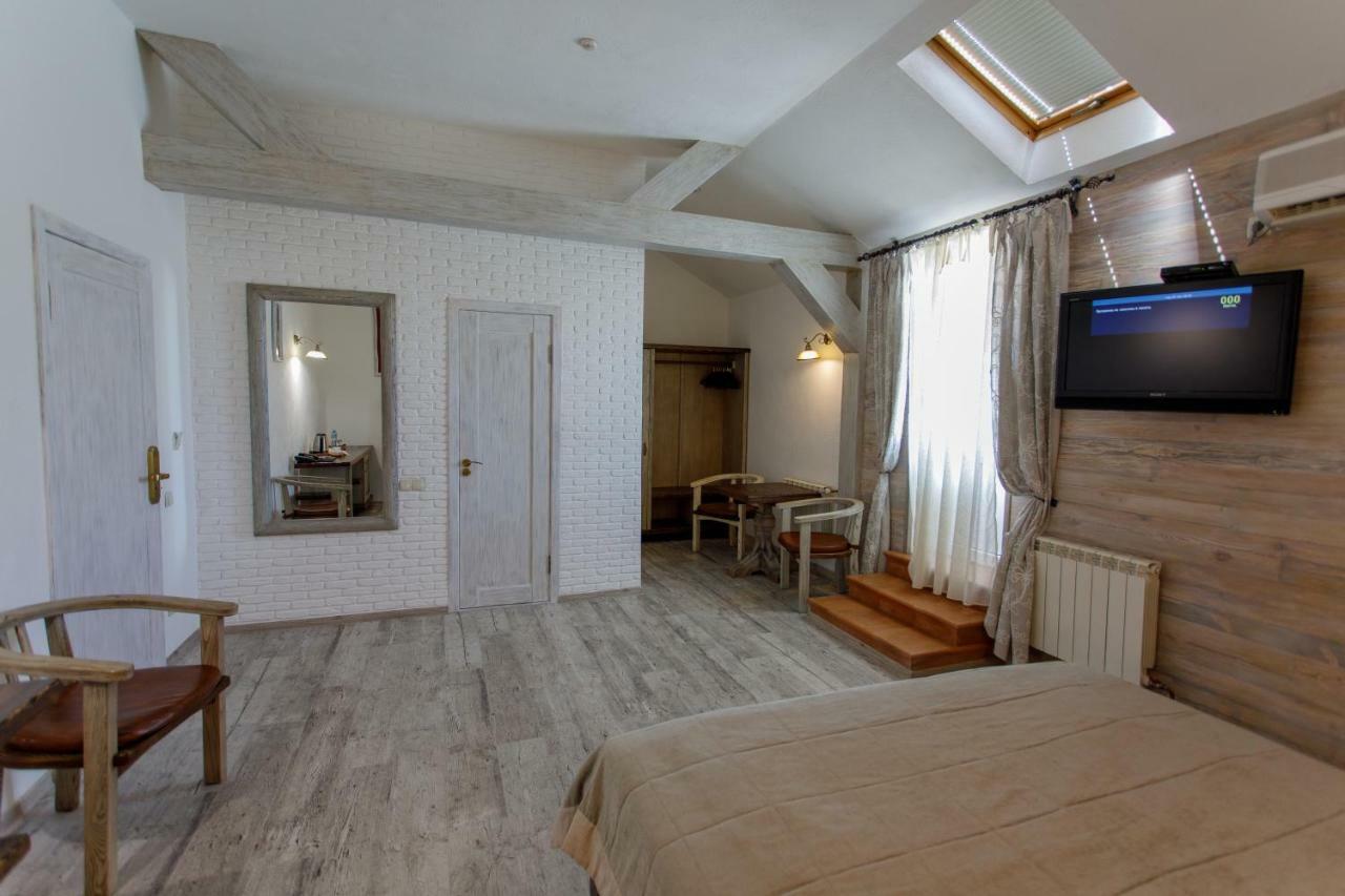Zdybanka Hotel Sumy Exterior foto